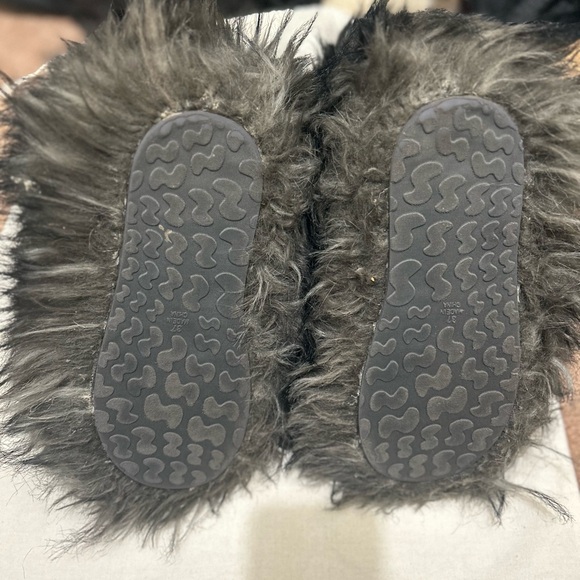 SKIMS Fur Boot Grey size 37 - Picture 7 of 9